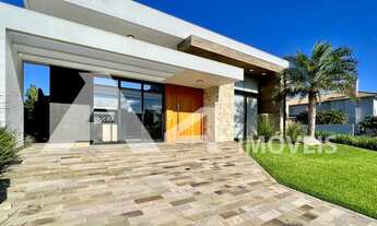 Imagem: Casa Térrea 4 Dormitórios com piscina