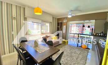 Imagem 2: Lindo apto mobiliado, com 2 dorm, suíte, sacada de frente com churrasqueira e vista para o