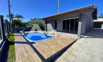 Imagem: Casa de 3 Dormitórios com piscina pertinho