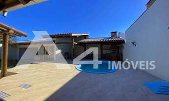 Imagem: Casa de 3 Dormitórios com piscina em Atlântida