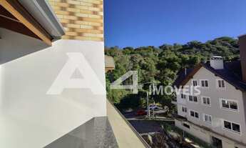 Imagem 2: Cobertura em Gramado com três vagas de estacionamento