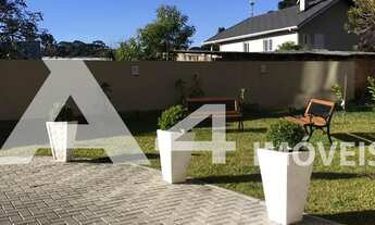 Imagem 3: Cobertura em Gramado com três vagas de estacionamento