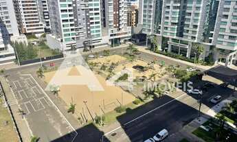 Imagem 5: Apartamento de 2 Dormitorios com box Predio de Frente para a praça