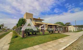 Imagem: Casa com 4 Dormitórios com piscina ( Permuta