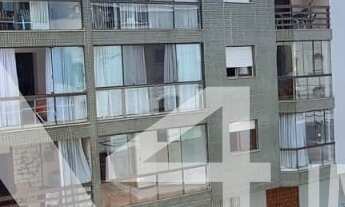 Imagem 4: Sacada de frente no Centro com 2 dormitórios e garagem!