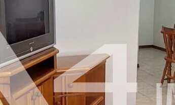 Imagem 6: Sacada de frente no Centro com 2 dormitórios e garagem!