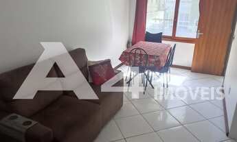 Imagem 4: Sacada de frente no Centro com 2 dormitórios e garagem!