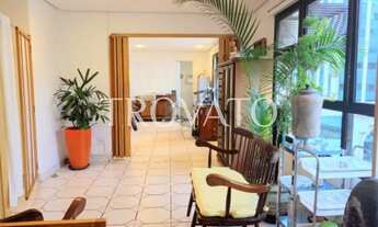 Imagem: Conjunto amplo, espaçoso, comercial, no