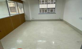 Imagem 4: Sala ampla formada pela junção de 4 salas menores, para alugar no Centro, próximo à estaçã