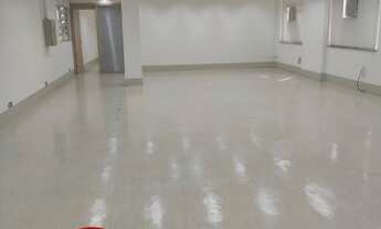 Imagem 2: Sala ampla formada pela junção de 4 salas menores, para alugar no Centro, próximo à estaçã