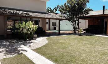 Imagem: Casa à Venda a uma quadra da praia no bairro