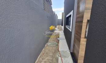 Imagem 5: CASA LINEAR COM 3 QUARTOS SENDO 1 SUÍTE, PISCINA, A VENDA NO BAIRRO OURO VERDE EM RIO DAS