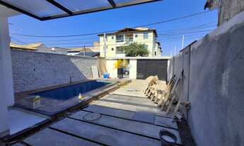 Imagem 3: CASA LINEAR COM 3 QUARTOS SENDO 1 SUÍTE A VENDA NO BAIRRO RECREIO EM RIO DAS OSTRAS