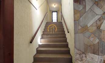 Imagem 2: Casa de 140m², 3 quartos sendo 1 suíte, 4 banheiros, 2 vagas, portão automático a 700m do