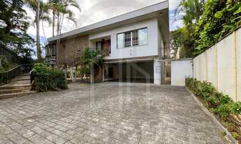 Imagem: Casa à Venda na Granja Juliana, 5 quartos