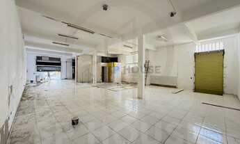 Imagem 3: Loja Comercial de Alto Padrão na Saúde, São Paulo - 200m², 4 Banheiros, 3 Vagas de Garagem