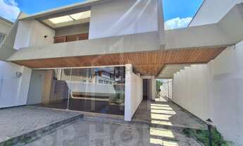 Imagem: Casa à venda, Sobrado, 4 quartos sendo