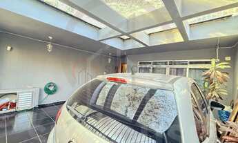 Imagem 2: Sobrado de esquina à venda, 3 dormitórios, 1 suíte, 2 vagas, 124m², Planalto Paulista