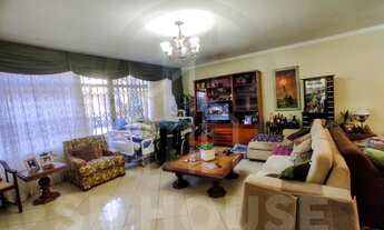 Imagem 6: Casa na Av Ceci: 4 quartos, 1 suíte, 3 banheiros, 3 vagas e um quintal espaçoso