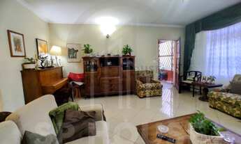 Imagem 5: Casa na Av Ceci: 4 quartos, 1 suíte, 3 banheiros, 3 vagas e um quintal espaçoso