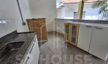 Imagem 2: Casa térrea para locação comercial com 261 m2, 9 salas, 2 vagas, 5 banheiros, próximo Metr