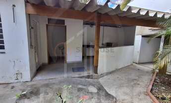 Imagem 5: Casa térrea para locação comercial com 261 m2, 9 salas, 2 vagas, 5 banheiros, próximo Metr