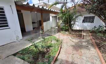 Imagem 4: Casa térrea para locação comercial com 261 m2, 9 salas, 2 vagas, 5 banheiros, próximo Metr