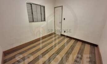 Imagem 7: Casa térrea para locação comercial com 261 m2, 9 salas, 2 vagas, 5 banheiros, próximo Metr