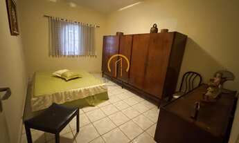 Imagem 3: Terreno com 2 casas térreas, garagem coberta com 4 vagas, lavanderia e edícula