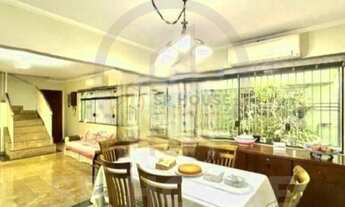 Imagem: Sobrado com 233m2, 3 dormitórios, 2 suítes