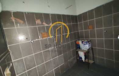 Imagem 7: Sobreloja com vão livre de 200m , possui 2 banheiros e 2 Vestiários. Boa localização com o