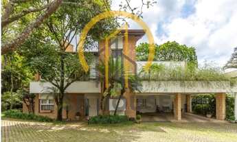 Imagem: Casa de padrão alto, 4 suítes, 5 vagas