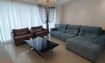 Imagem 2: 3 dormitórios, 3 suíte, 4 banheiro, 2 vagas na garagem, 220M² de Área Construída