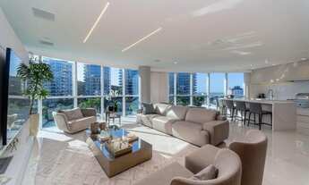 Imagem: 4 dormitórios, 4 suíte, 5 banheiro, 4