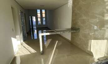 Imagem 2: Linda e aconchegante casa térrea, com ótimo acabamento e bem localizada no Bairro Jardim V