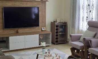 Imagem: Casa assobradada, no Bairro Vila Josefina