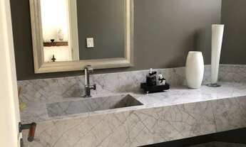 Imagem 3: Localizada em meio a muito verde, esta linda casa fica em região nobre de Jundiaí, com uma