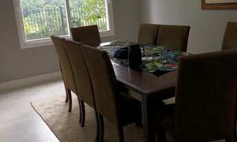 Imagem 2: Localizada em meio a muito verde, esta linda casa fica em região nobre de Jundiaí, com uma