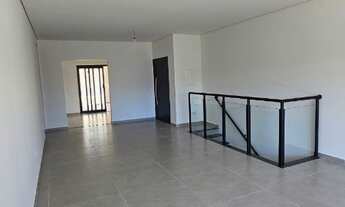 Imagem: Casa Térrea, nova, de alto padrão, em