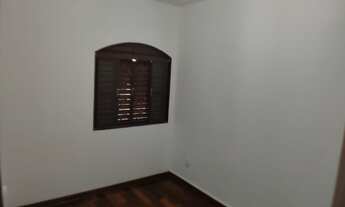 Imagem 6: Espaçosa casa para locação no Centro de Sorocaba-SP: 3 quartos, 1 sala, 2 banheiros, 1 vag