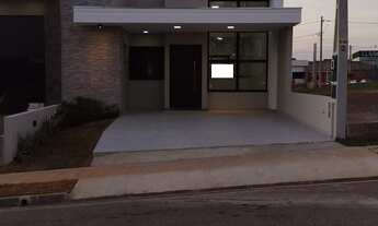 Imagem 2: Casa à Venda em Sorocaba-SP: 3 quartos, 1 suíte, 1 banheiro, 4 vagas de garagem, 105m² de