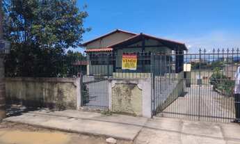 Imagem 2: Ótima casa com 05 quartos sendo 01 suíte, 02 salas, cozinha, 02 banheiros, área de serviço