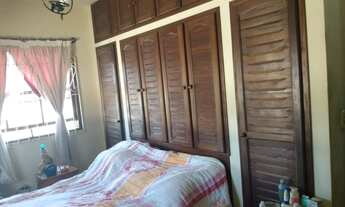 Imagem 3: Ótima casa com 05 quartos sendo 01 suíte, 02 salas, cozinha, 02 banheiros, área de serviço