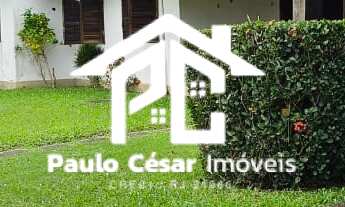 Imagem: Com 05 Quartos sendo 03 suítes, 02 banheiros