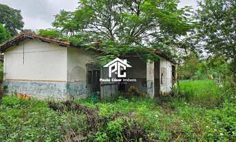 Imagem 1: Lote com total de 450m² contendo uma benfeitoria . Casa antiga com 2 quartos, sala, cozin