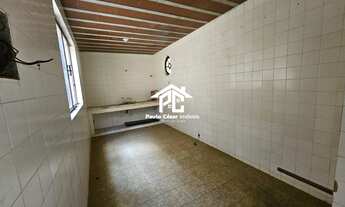 Imagem 5: Casa com 3 quartos sendo 1 suíte, sala em L, banheiro, cozinha , garagem coberta, churrasq