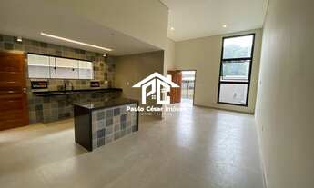 Imagem 2: Imperdível oportunidade: Casa à venda em Araruama-RJ, bairro Coqueiral, com 3 quartos, 1 s