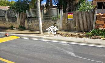 Imagem: Casa em início de construção, com 02