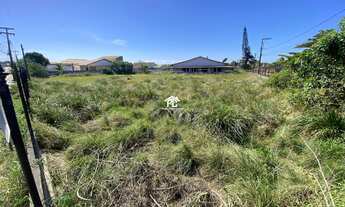 Imagem: Terreno à venda em Araruama-RJ, bairro