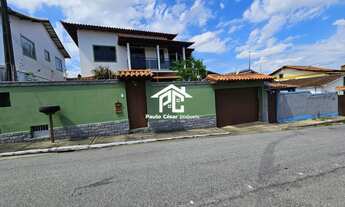 Imagem 2: Imperdível oportunidade: Casa à venda em Araruama-RJ, bairro Praça da Bandeira, 3 quartos